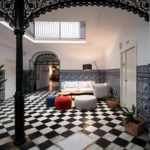 Konukevi La, Sevilla