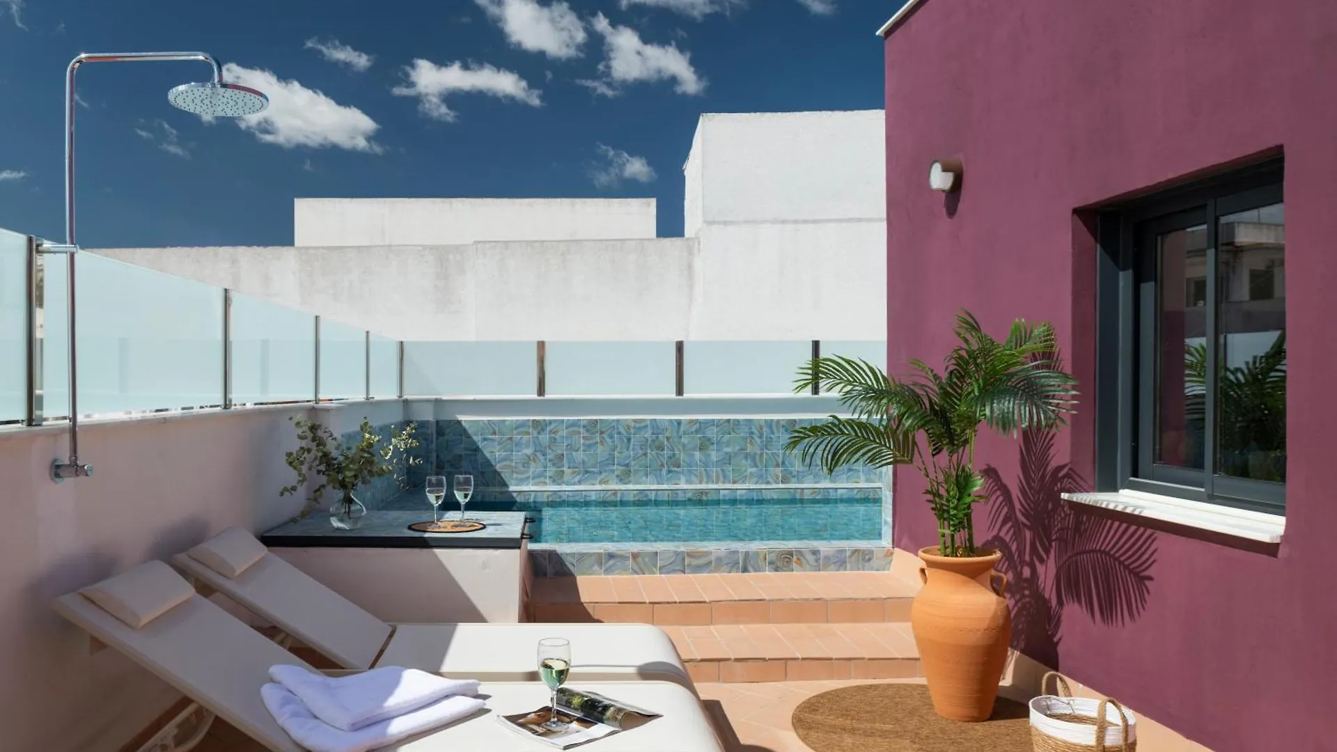 Magno Apartments Gallos联系方式